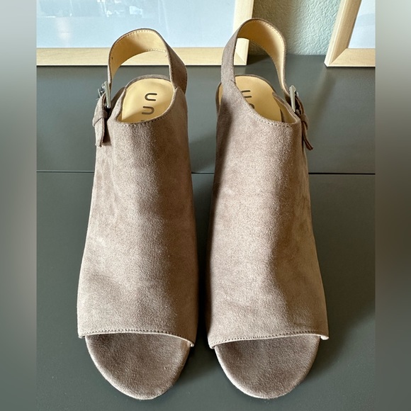 SOLD - Peel Toe Sandals - Picture 1 of 7